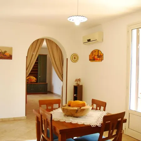فيلة Arosa
