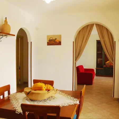 Arosa مارينا دي بيسكولوس